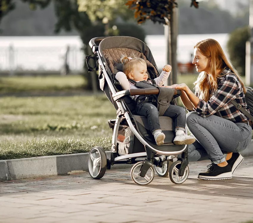 accompagnement du Relais Petite Enfance pour les familles, assistant(e)s maternel(le)s et tout-petits avec ateliers d’éveil, animations et soutien professionnel