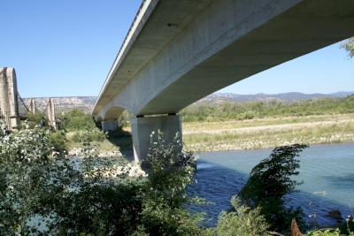 Vue sur les deux ponts vers Mérindol